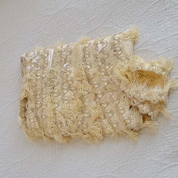 Vintage Ecru Cream Fringe Trim - Picture 1 of 8